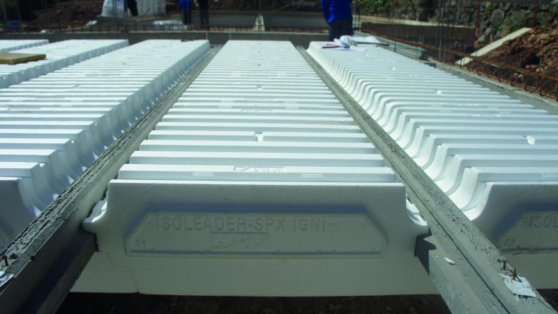 Poutrelle béton LX 12 avec étais