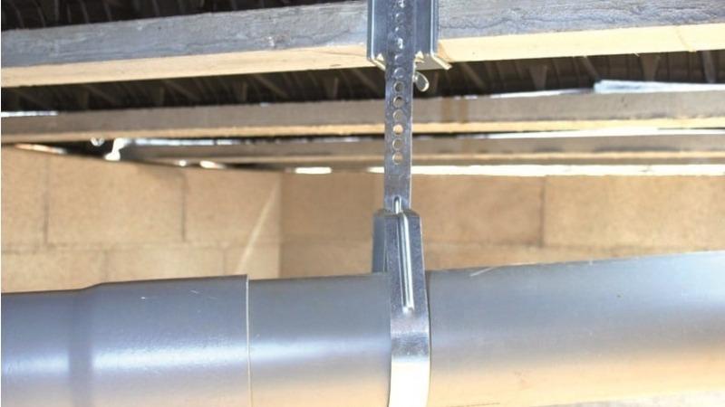 AccroVS - fixation des évacuations du vide sanitaire